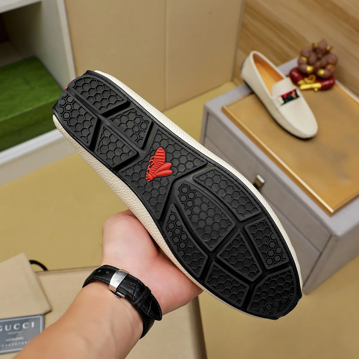 Men's shoes 💰360💰💰GUCCI Gucci official website synchronizes the latest model 🛃The upper is made of imported cowhide, 🐷leather lining, rubber outsole, 🎩🎩top-notch handcrafted workmanship with fine stitches and threads🔍definitely satisfy those perfectionist men who pursue high luxury quality 👏 Colors available! Code number 38-45 Large quantity in stock